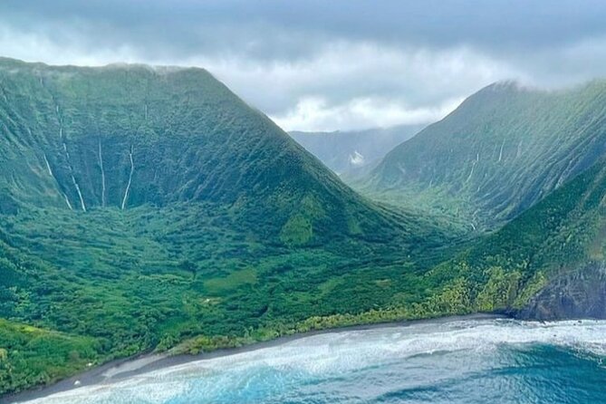 West Maui and Molokai 60-Minute Helicopter Tour - Halawa Valley and the waterfalls of Molokai