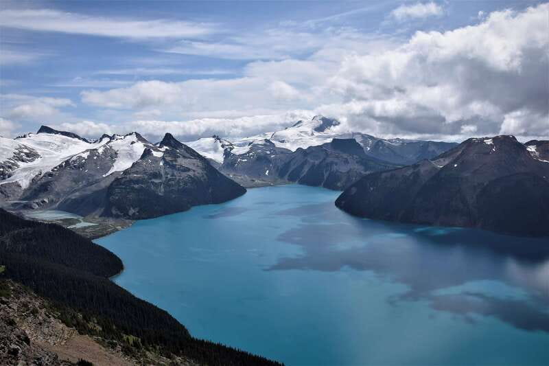 Whistler: The Sea to Sky Helicopter Tour and Glacier Landing - Cheakamus Lake and the color of the water